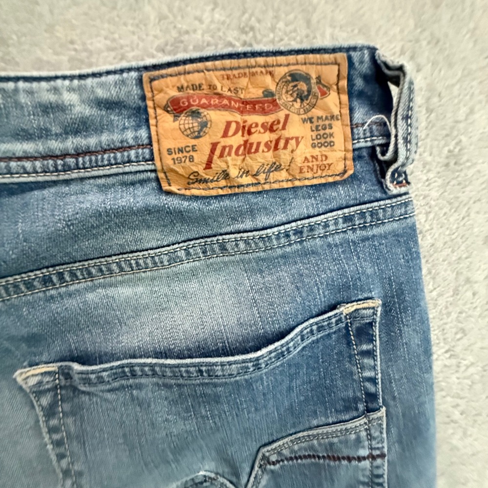 Diesel Larkee-Relaxed Jeans Mens 33x30 Blue Wash Comfort Straight Distressed - Picture 8 of 11